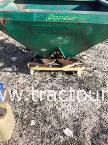 À vendre Épandeur d’engrais double disques Donder complet