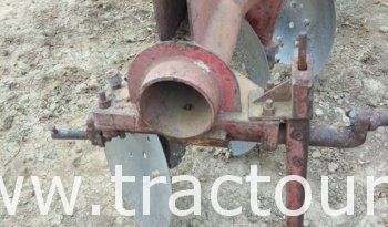 À vendre Tracteur avec matériels Massey Ferguson 440 avec canadienne et charrue à 3 disques complet