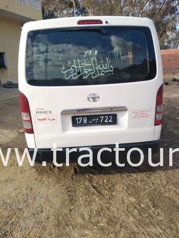 À vendre Utilitaire Toyota HiAce complet