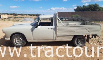 À vendre Camionnette 2 portes avec benne Peugeot 404 complet