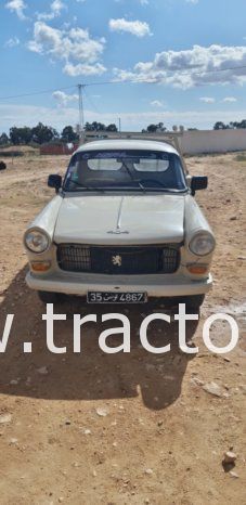 À vendre Camionnette 2 portes avec benne Peugeot 404 complet