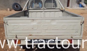 À vendre Camionnette 2 portes avec benne Peugeot 404 complet