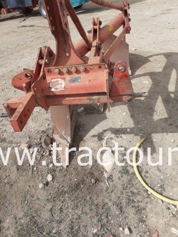 À vendre Charrue à 3 socs Kverneland complet