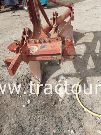 À vendre Charrue à 3 socs Kverneland complet