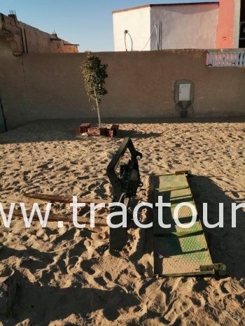 À vendre Tracteur Landini 8860 avec chargeur frontal et lame niveleuse complet