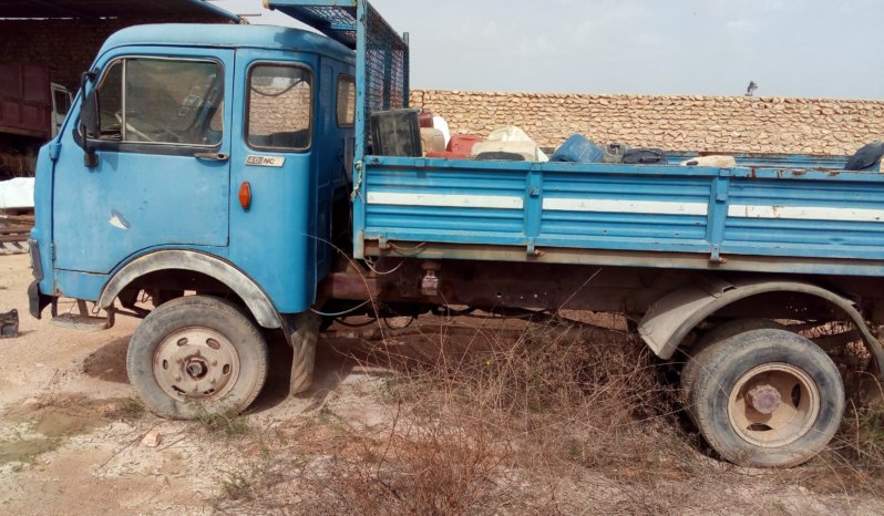 À vendre camion benne OM40 complet