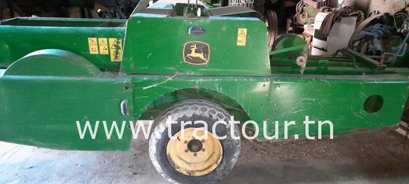 À vendre Presse à paille – Brissa John Deere 359 complet