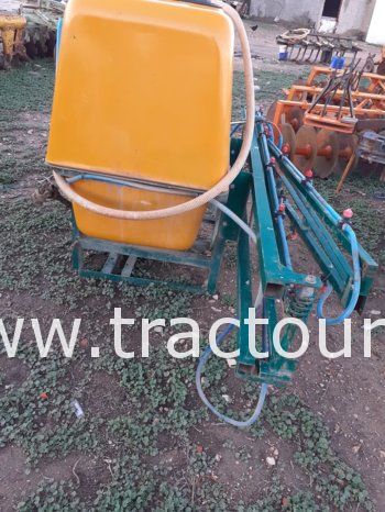 À vendre Pulvérisateur porté 600 litres complet