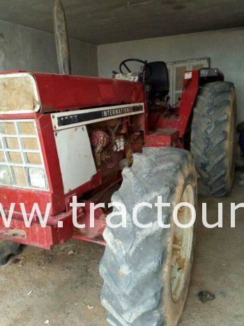 À vendre Tracteur International 1055 complet