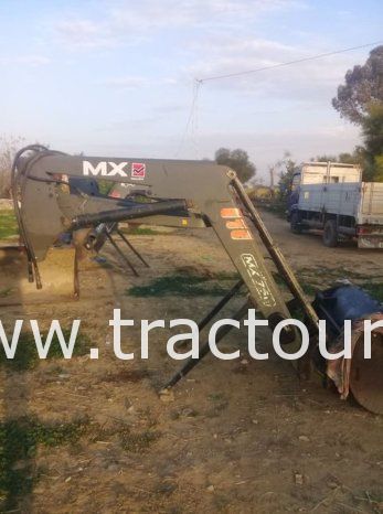 À vendre Chargeur Frontal pour tracteur MX 75u complet