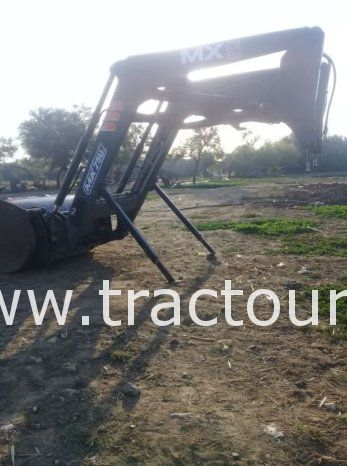 À vendre Chargeur Frontal pour tracteur MX 75u complet