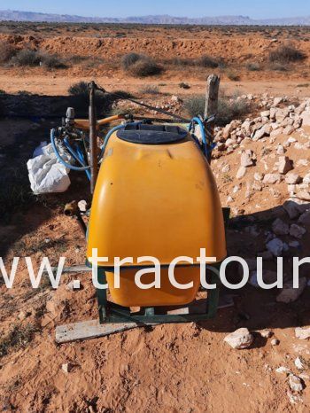 À vendre Pulvérisateur porté 300 litres complet