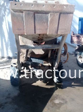 À vendre Auto bétonnière toupie Messersi complet