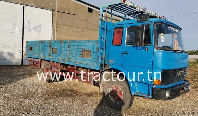 À vendre Camion plateau avec ridelles Fiat Iveco 110 complet