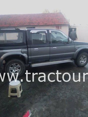 À vendre Pick-up 4×4 avec benne Mazda B2900 complet