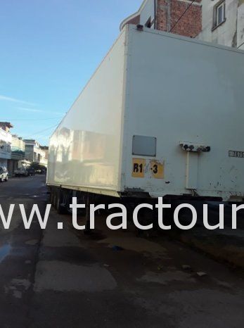 À vendre Semi remorque fourgon 3 essieux avec roues ballons complet
