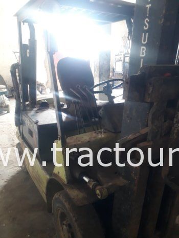 À vendre Chariot élévateur diesel Mitsubishi 2 tonnes complet