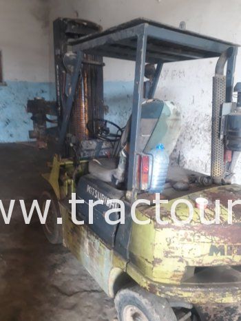 À vendre Chariot élévateur diesel Mitsubishi 2 tonnes complet