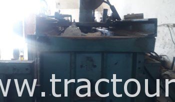 À vendre Presse à coffre pour recyclage du plastique complet