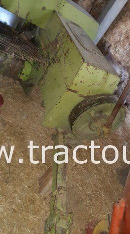 À vendre Presse à paille – Brissa Claas complet