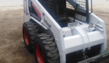 À vendre Chargeuse compacte avec godet Bobcat 753 complet