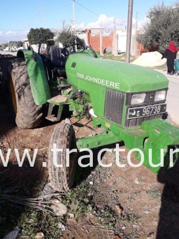 À vendre Tracteur John Deere 5500 complet