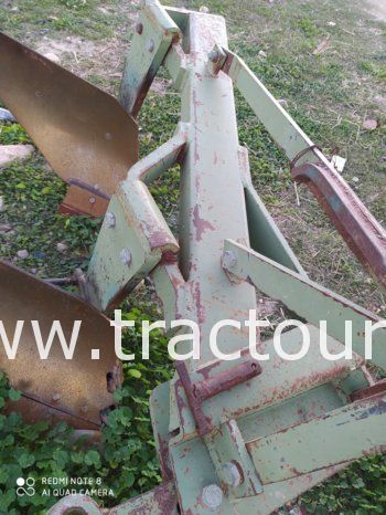 À vendre Charrue à 2 socs Simma complet