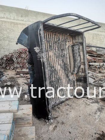À vendre Cabine pour camionnette une porte et demi Isuzu Opel complet