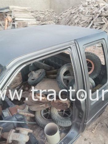 À vendre Cabine pour camionnette une porte et demi Isuzu Opel complet