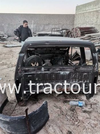 À vendre Cabine pour camionnette une porte et demi Isuzu Opel complet