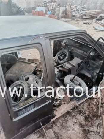 À vendre Cabine pour camionnette une porte et demi Isuzu Opel complet