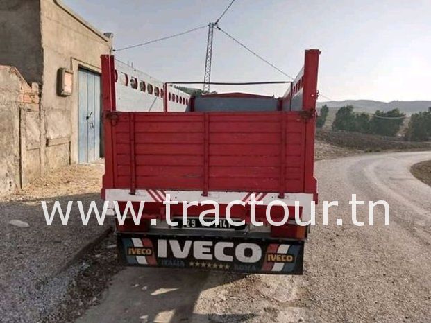 À vendre Camion plateau avec ridelles OM 40 complet