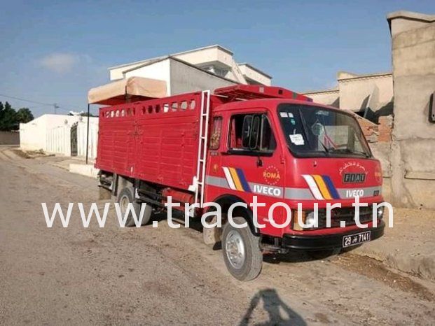 À vendre Camion plateau avec ridelles OM 40 complet