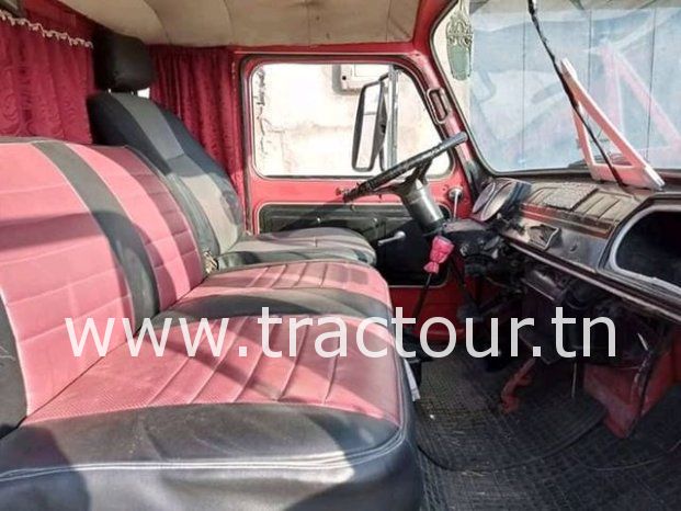 À vendre Camion plateau avec ridelles OM 40 complet