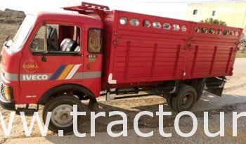 À vendre Camion plateau avec ridelles OM 40 complet