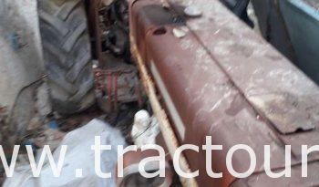 À vendre 2 Tracteurs International 384 un en marche et l’autre en panne mbayel complet