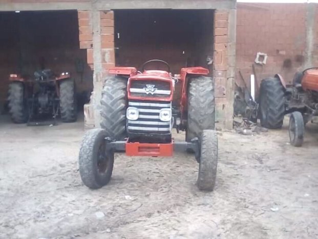 À vendre Tracteur Massey Ferguson 165 sans carte grise complet