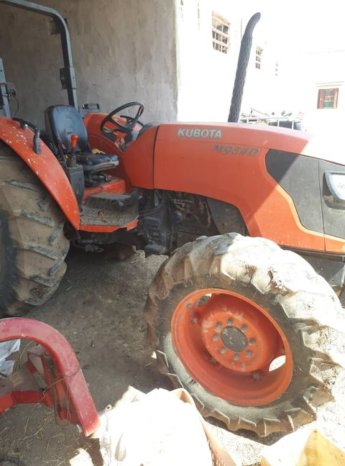 À vendre Tracteur Kubota M9540 avec semi remorque agricole benne SKF complet