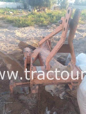 À vendre Tracteur New Holland TT75 avec matériels (2015) complet