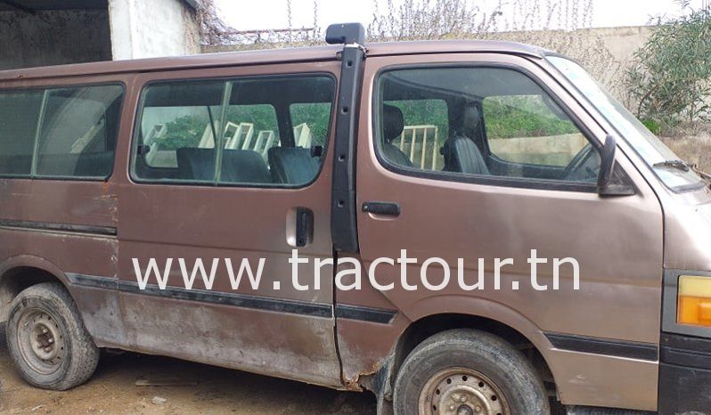 À vendre Utilitaire Toyota HiAce complet