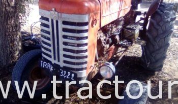 À vendre Tracteur MC Cormick International complet