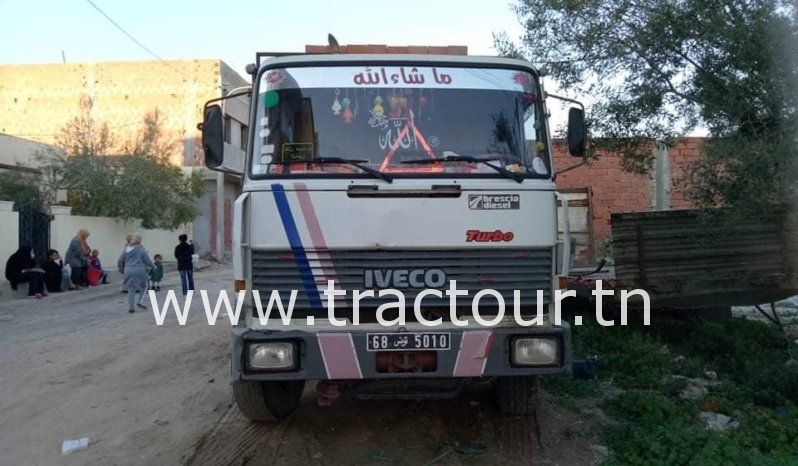 À vendre Camion plateau avec ridelles Iveco 190-26 complet