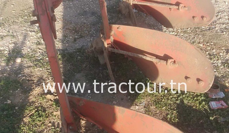 À vendre Charrue à 3 socs complet