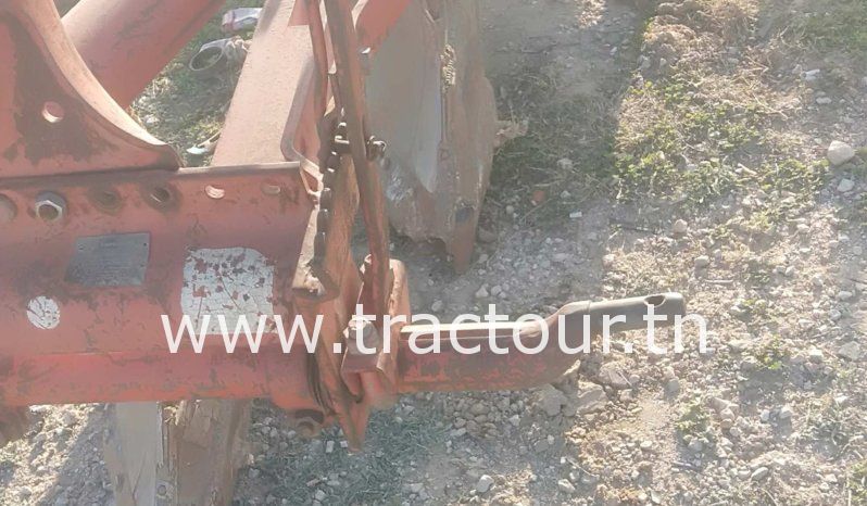 À vendre Charrue à 3 socs complet