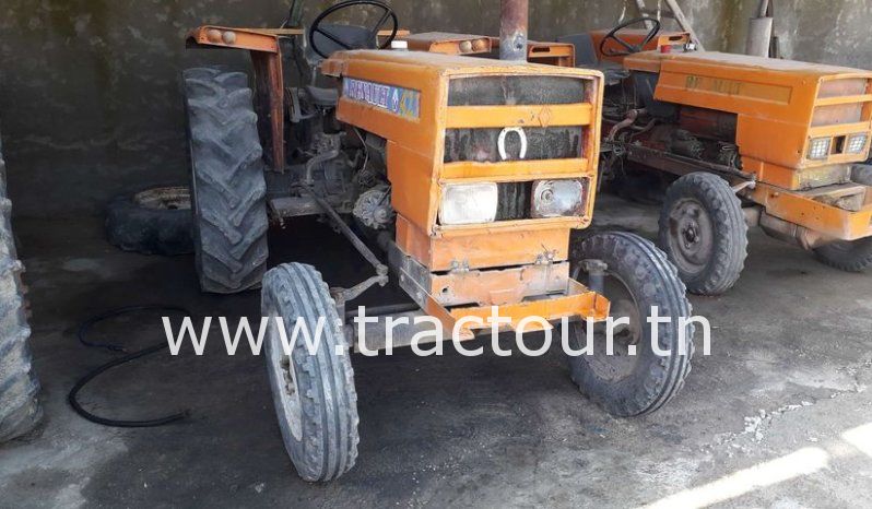 À vendre Tracteur Renault – 3 cylindres complet