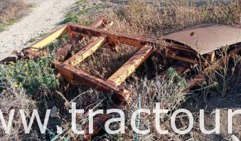 À vendre ferraille matériel agricole roue remorque agricole plateau complet