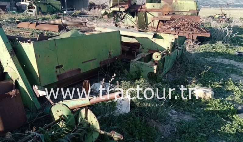 À vendre ferraille matériel agricole roue remorque agricole plateau complet