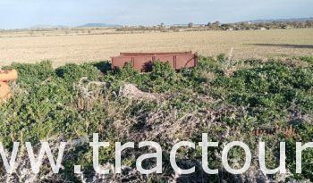 À vendre ferraille matériel agricole roue remorque agricole plateau complet