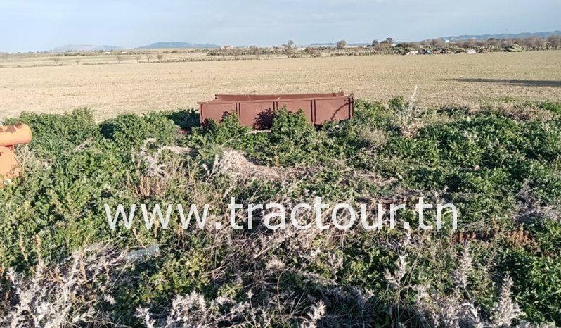 À vendre ferraille matériel agricole roue remorque agricole plateau complet