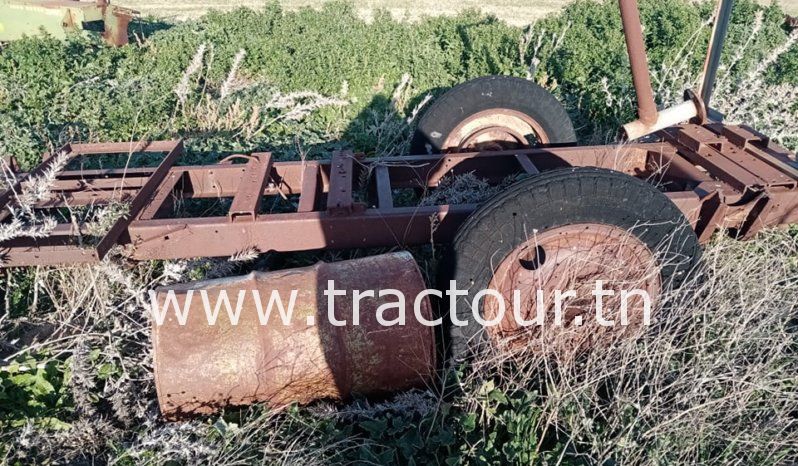 À vendre ferraille matériel agricole roue remorque agricole plateau complet